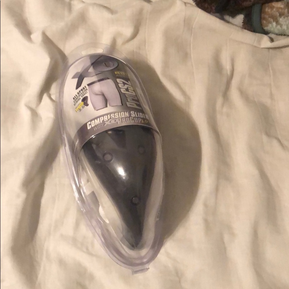 Men’s baseball cup with sliding shorts (Unopened)